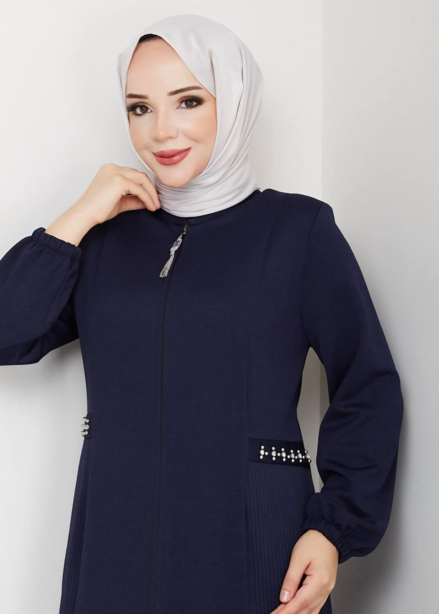 Abaya mit seitlichen Steinen – marineblau