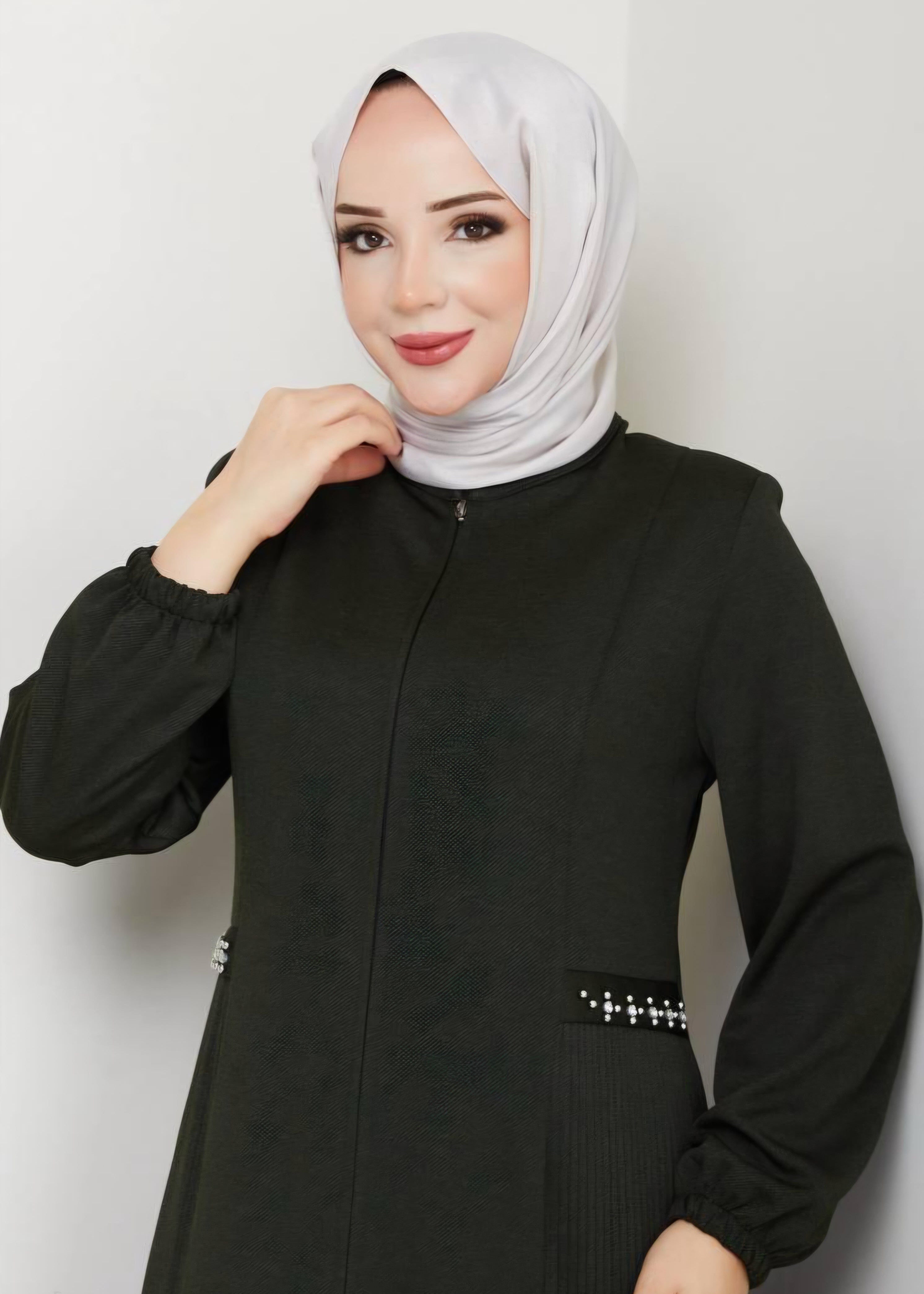 Abaya mit seitlichen Steinen - schwarz